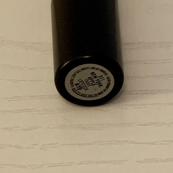 M.A.C. New 311 York Apple Frost Lipstick USED Discontinued Shimmer Full Sz Red - Picture 6 of 13
